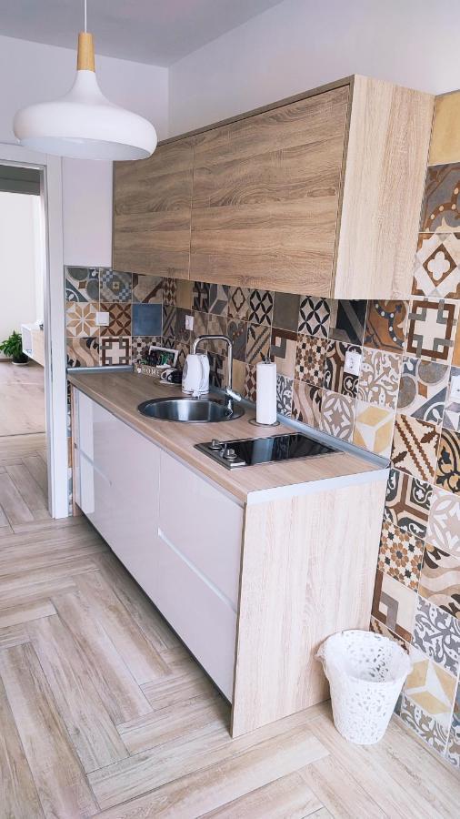 Appartement Apartman Lena à Tuzla Extérieur photo