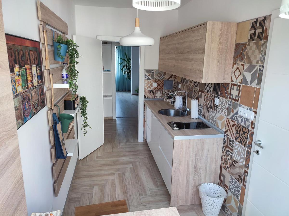 Appartement Apartman Lena à Tuzla Extérieur photo
