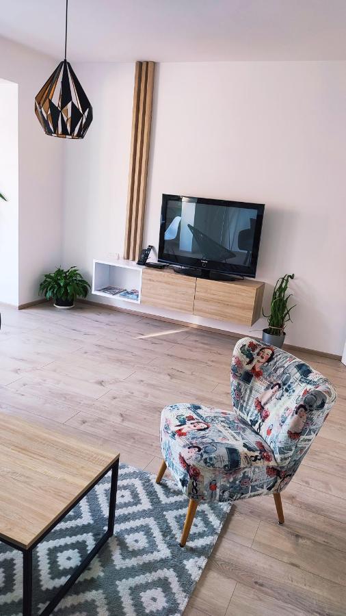 Appartement Apartman Lena à Tuzla Extérieur photo