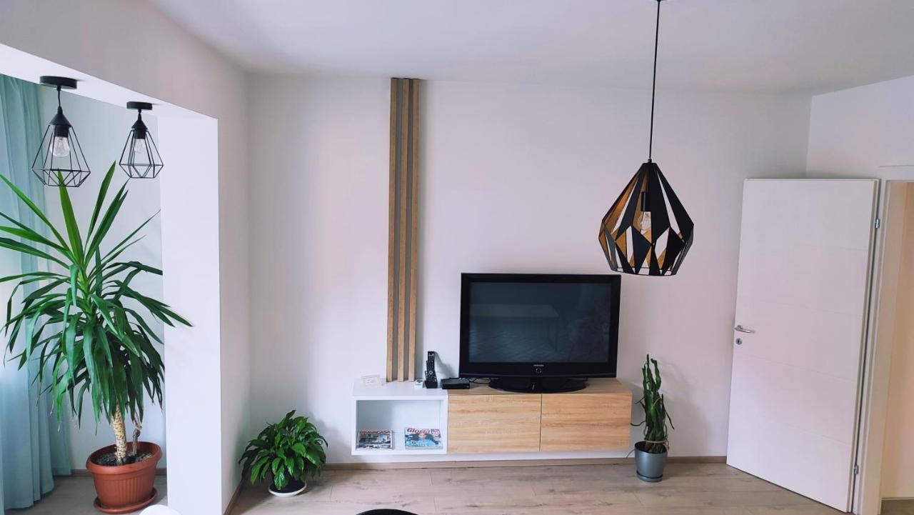 Appartement Apartman Lena à Tuzla Extérieur photo