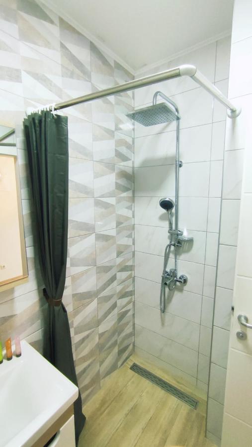 Appartement Apartman Lena à Tuzla Extérieur photo