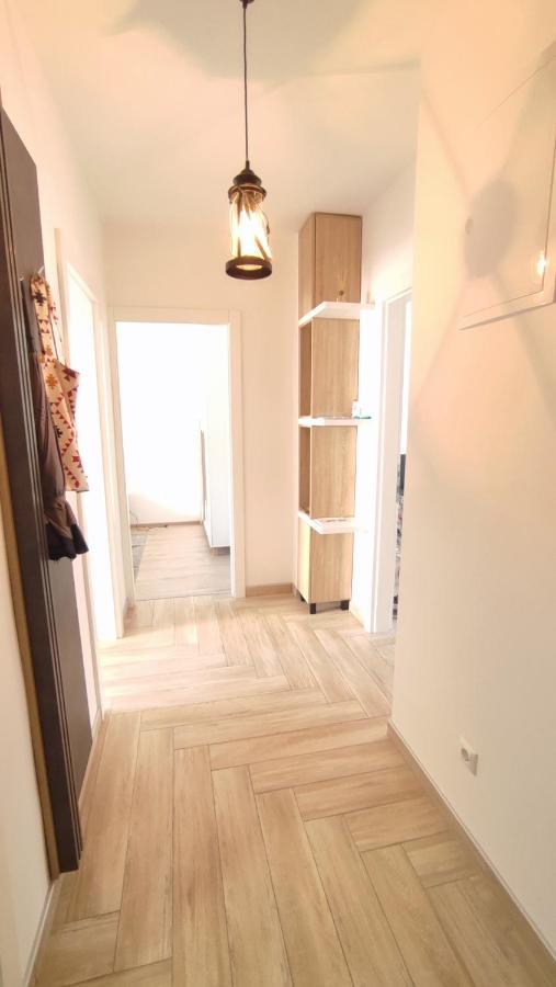 Appartement Apartman Lena à Tuzla Extérieur photo