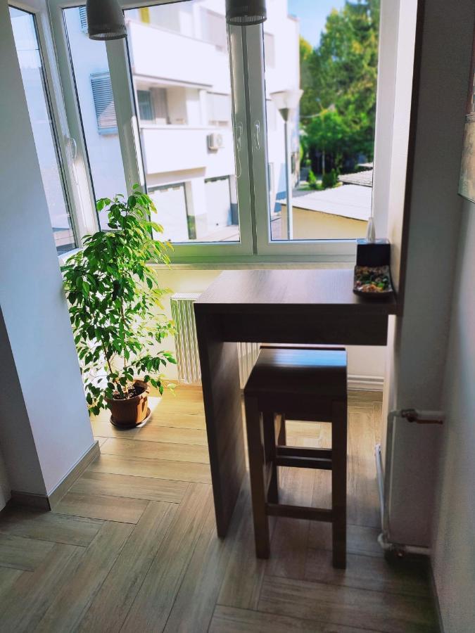 Appartement Apartman Lena à Tuzla Extérieur photo