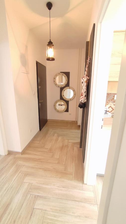 Appartement Apartman Lena à Tuzla Extérieur photo